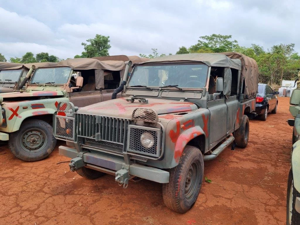 land-rover-defender-leilão-exercito