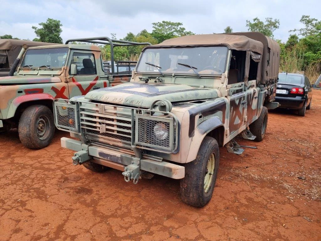 land-rover-defender-leilão-exercito