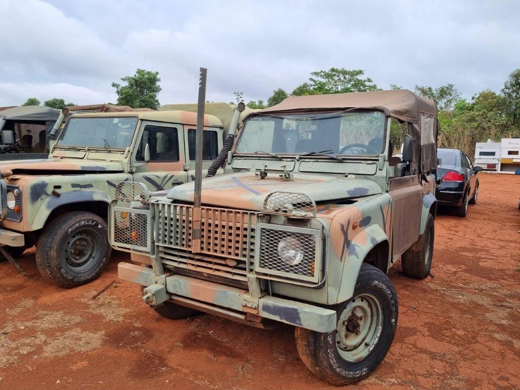 land-rover-defender-leilão-exercito