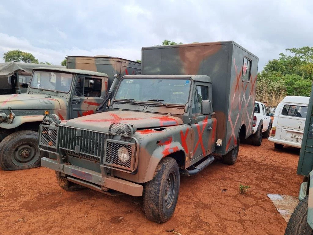 land-rover-defender-leilão-exercito