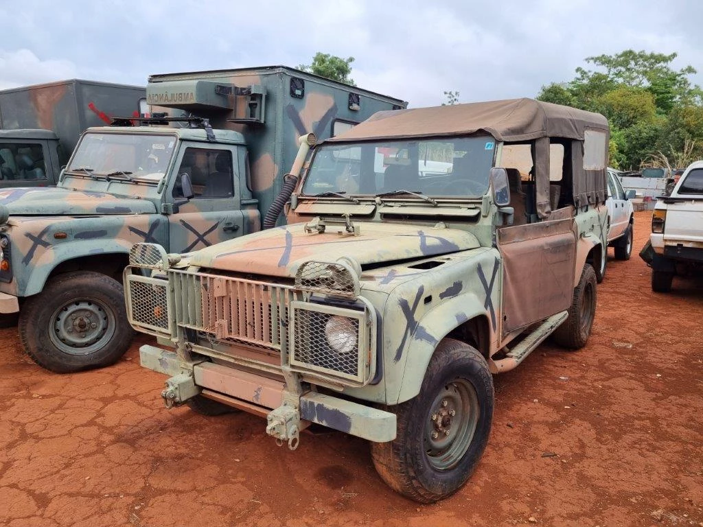 land-rover-defender-leilão-exercito