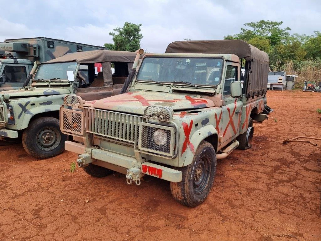 land-rover-defender-leilão-exercito