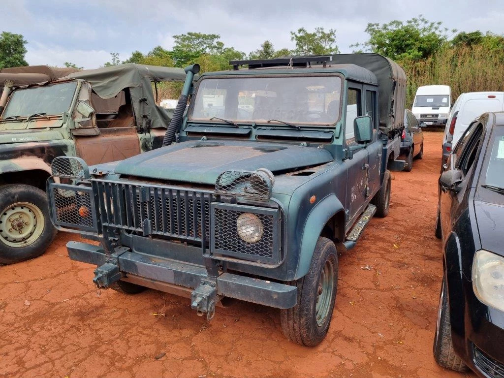 land-rover-defender-leilão-exercito