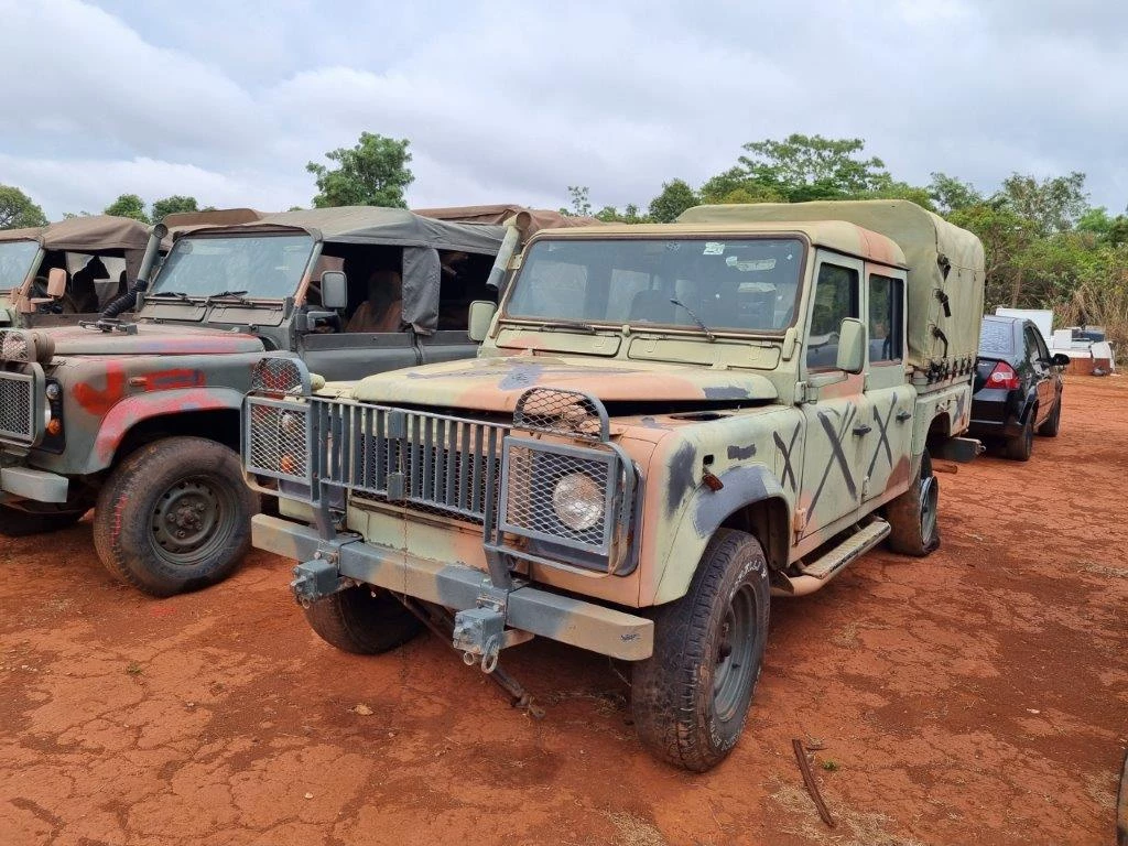 land-rover-defender-leilão-exercito