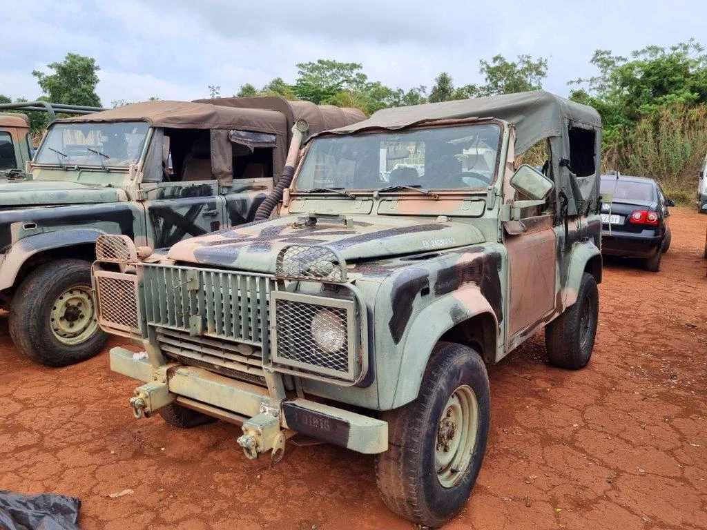 land-rover-defender-leilão-exercito