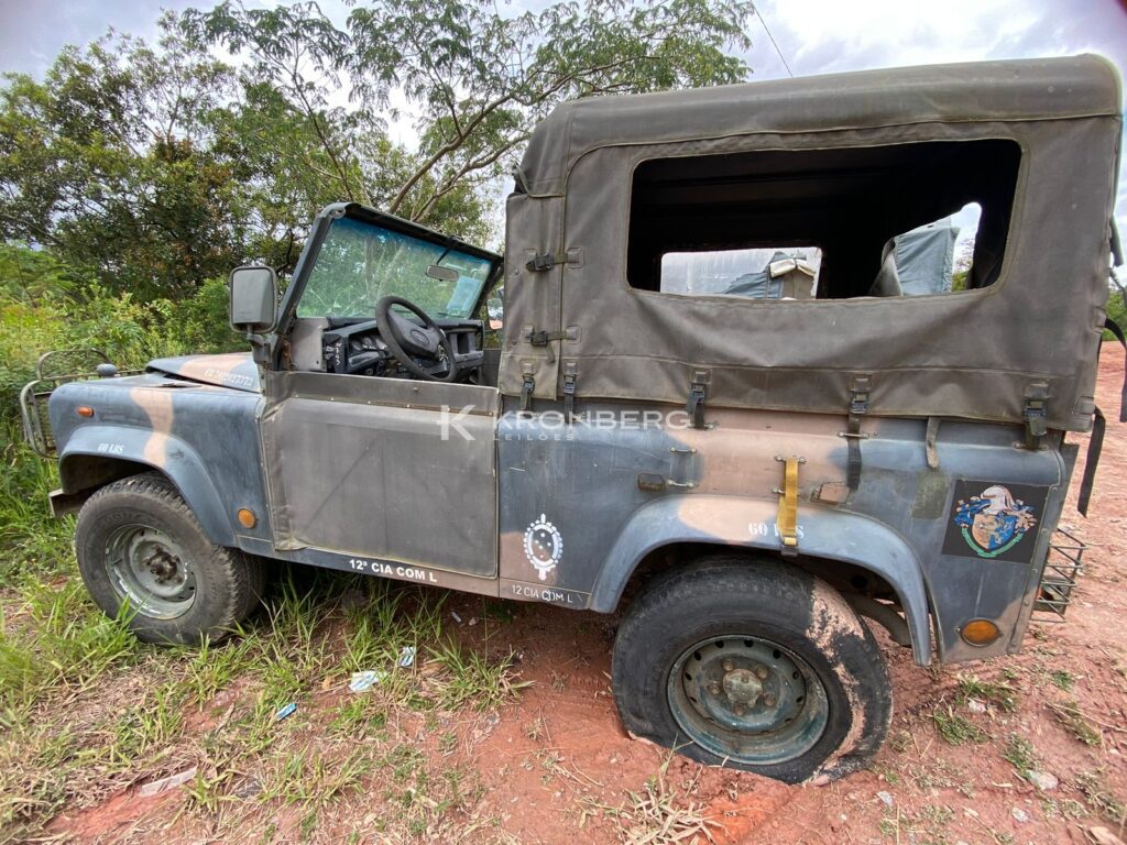 land-rover-defender-leilão-exercito