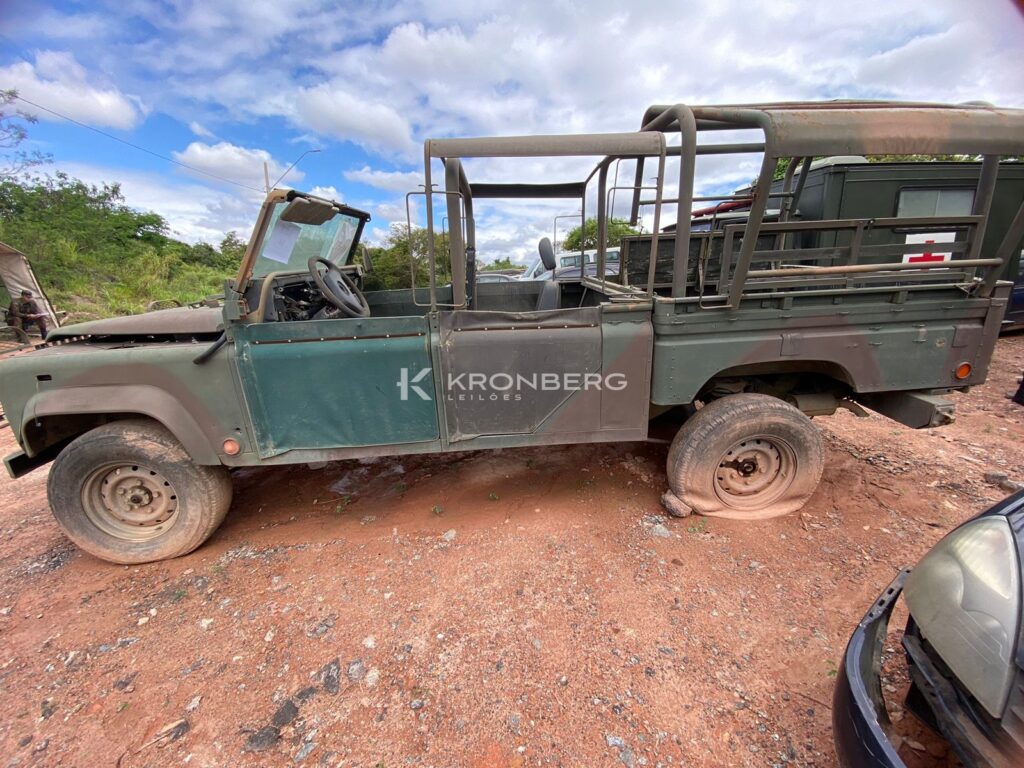 land-rover-defender-leilão-exercito