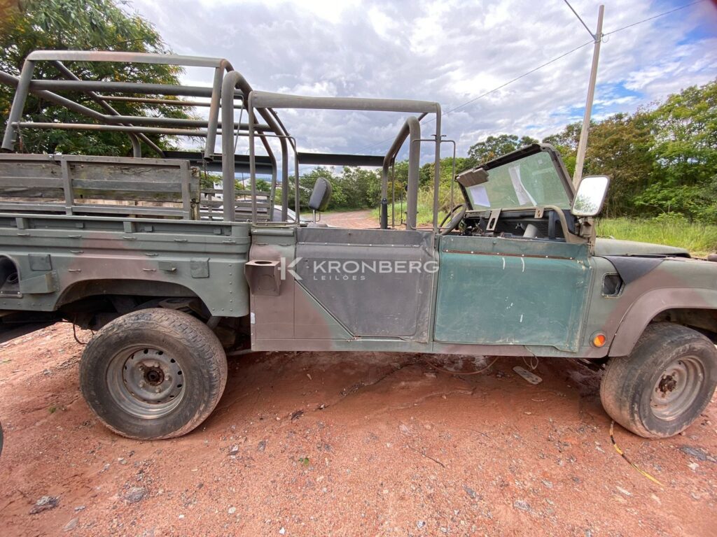 land-rover-defender-leilão-exercito