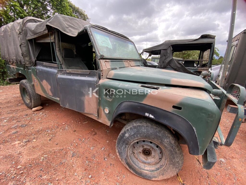 land-rover-defender-leilão-exercito