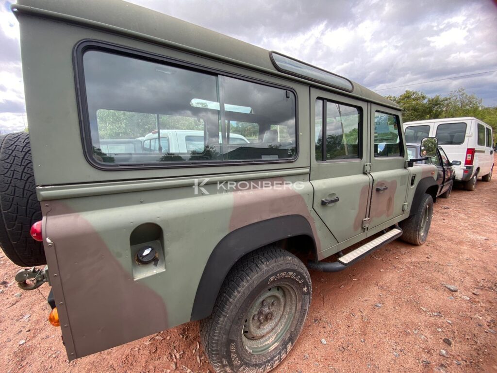 land-rover-defender-leilão-exercito