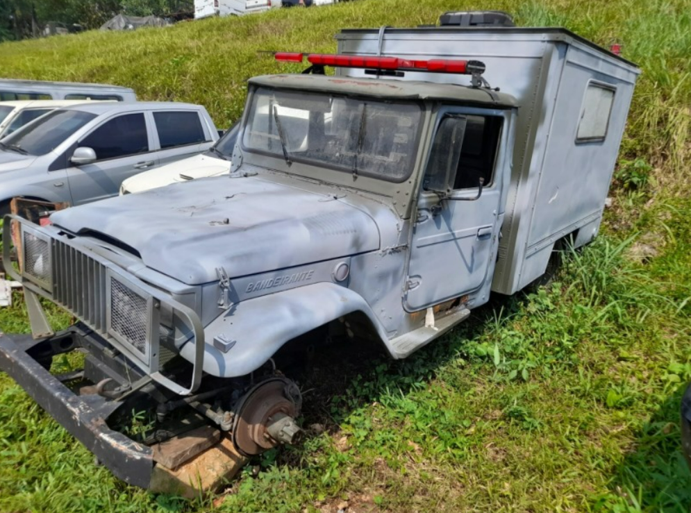 toyota-bandeirate-leilão-exercito
