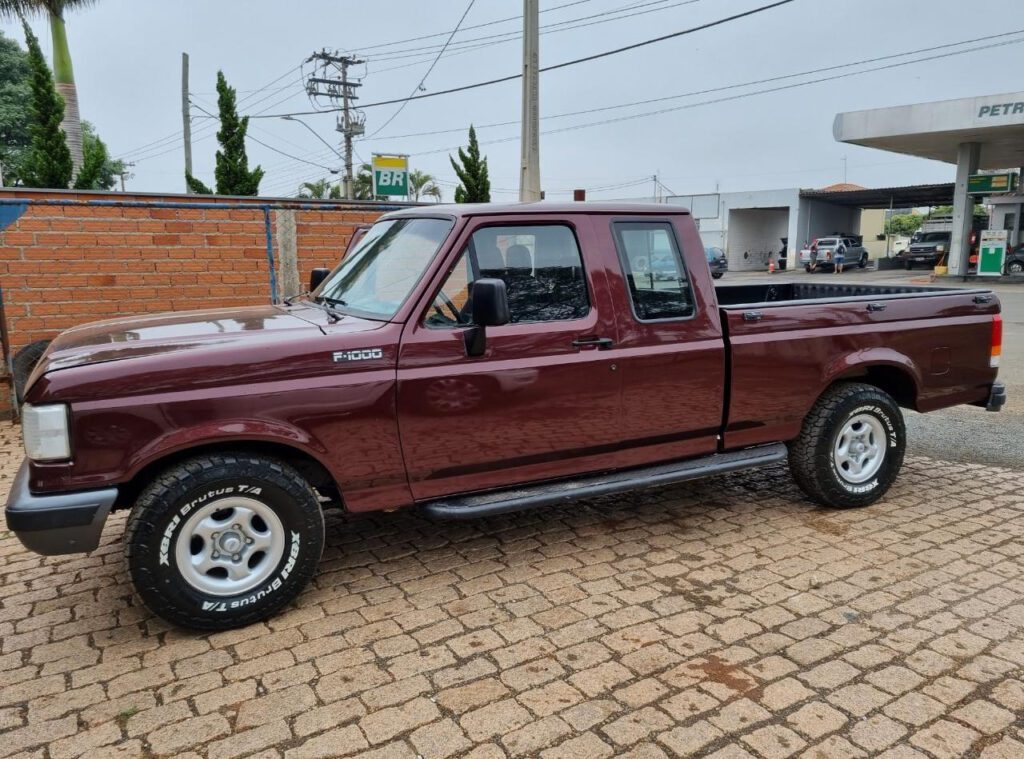 Ford F 1000 lateral - Leilão de veiculios - Leilão Descomplicado