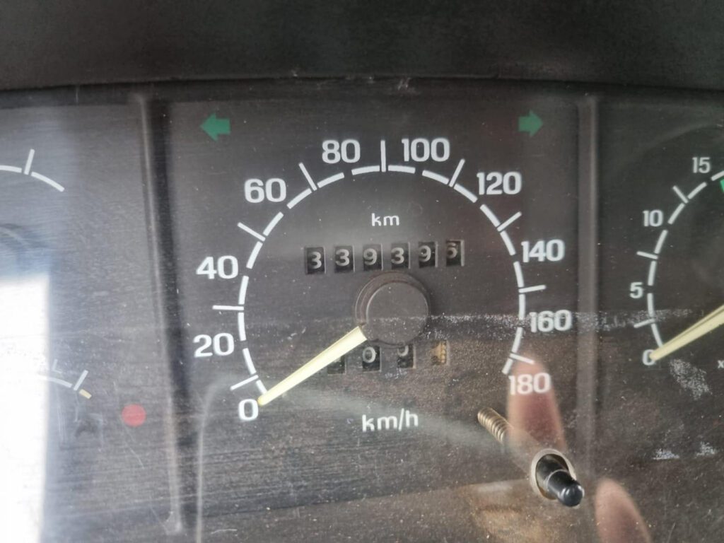 Ford F 1000 km - Leilão de veiculios - Leilão Descomplicado