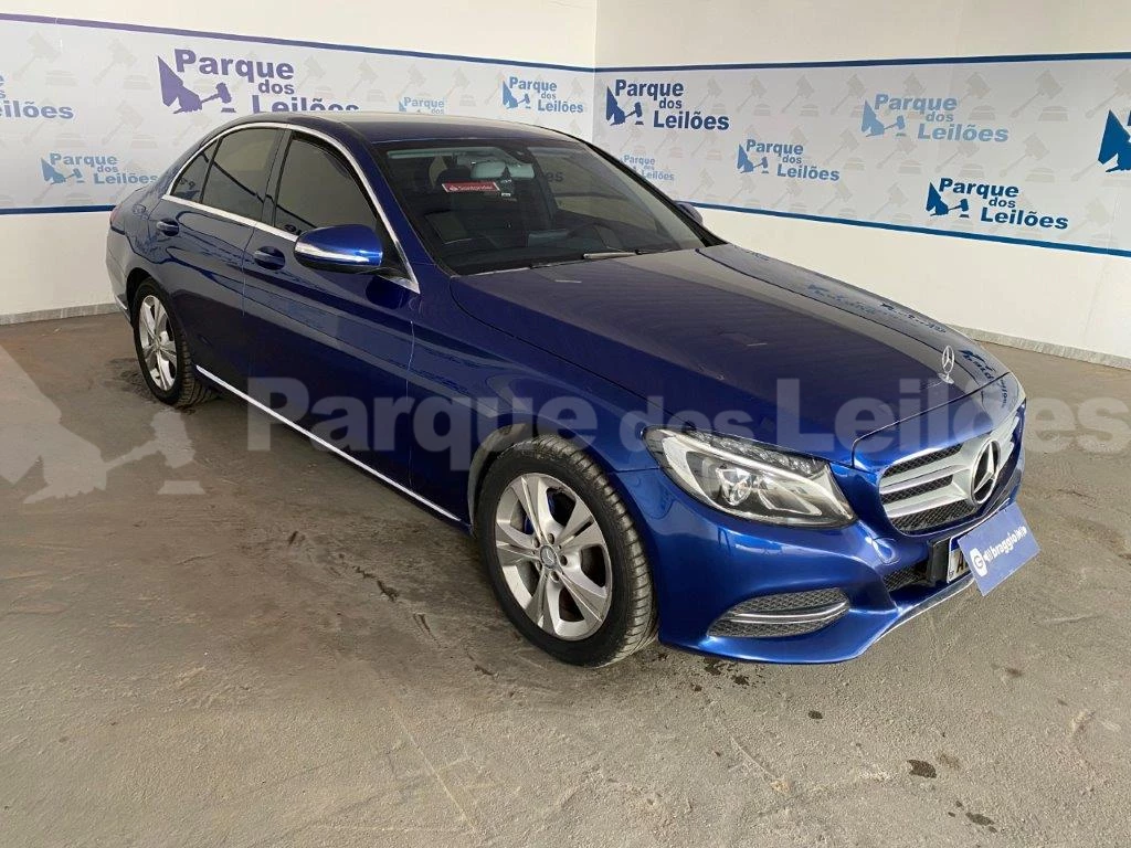 mecerdes-benz-c180-leilao-veiculos-retomados-finaciamento