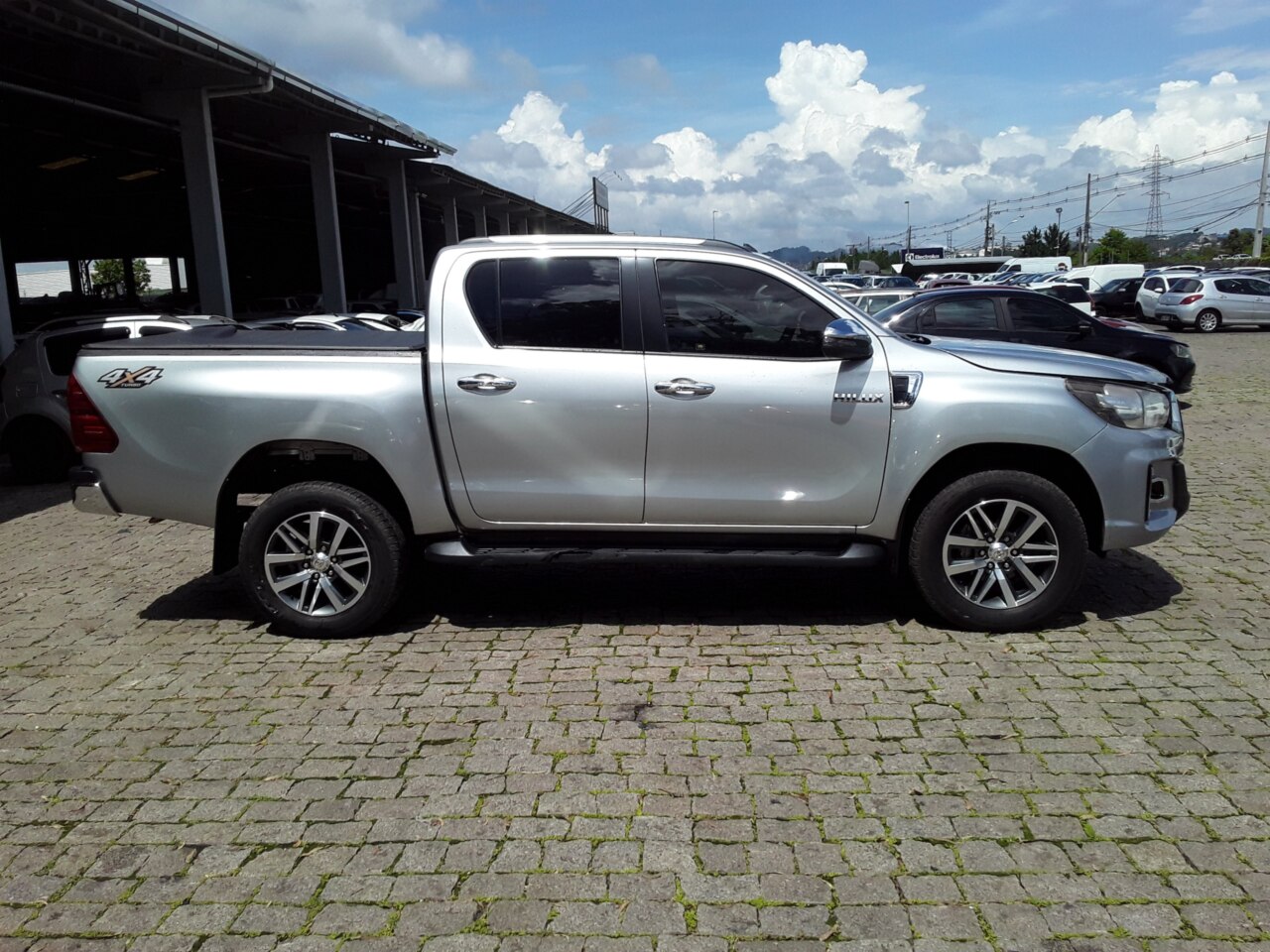 toyota-hilux-leilao-veiculos-banco-retomados-finaciamento