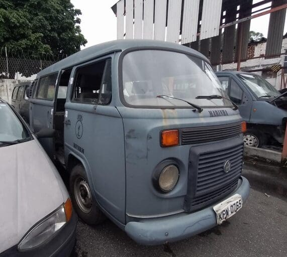 volkswagen-kombi-leilao-marinha