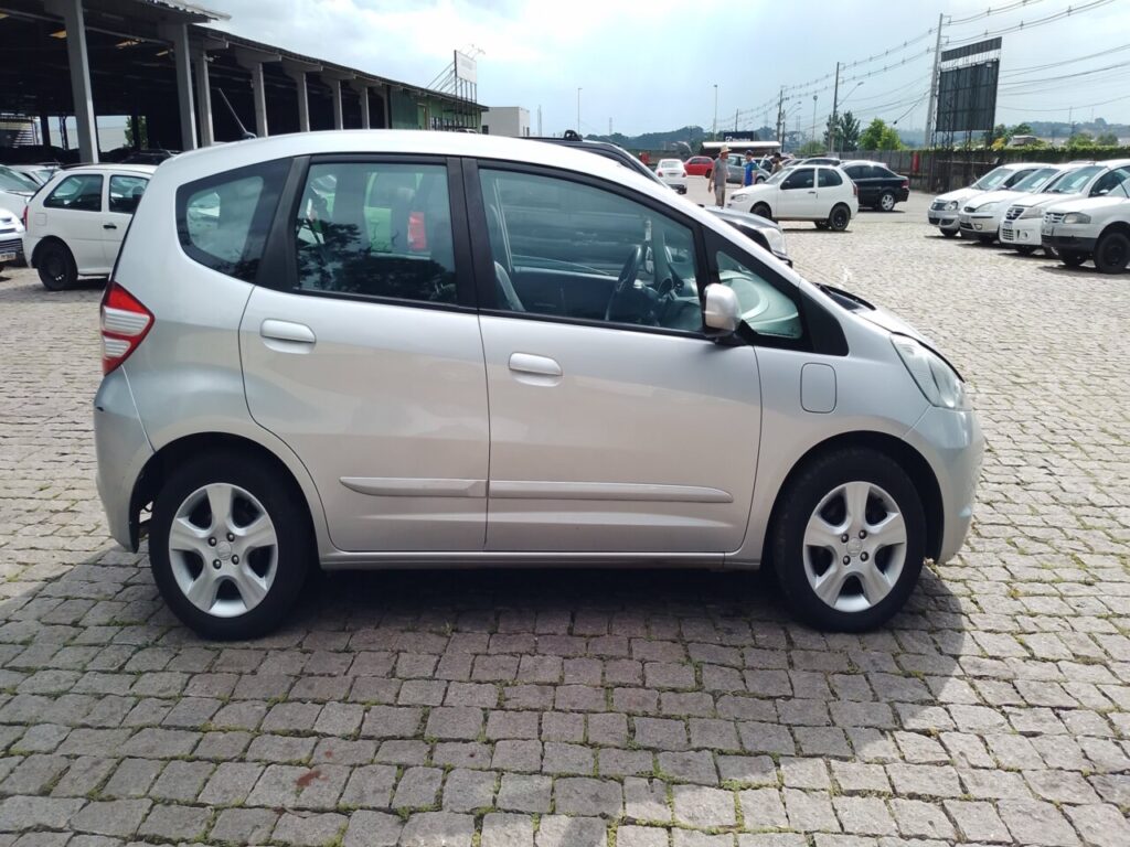 honda-fit-leilao-banco