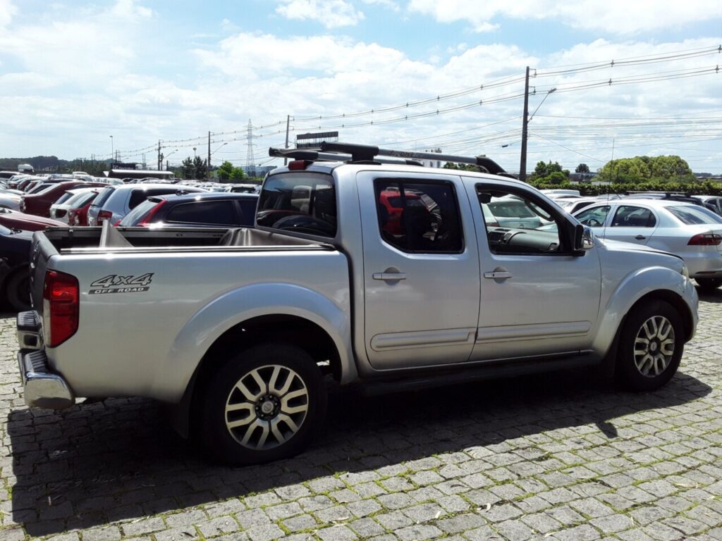 nissan-frontier-leilao-banco