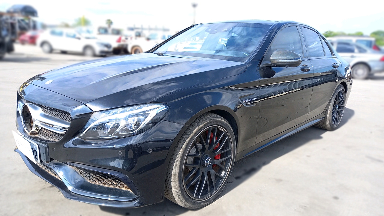 mercedes-benz-c63-amg-leilao-carro-luxo