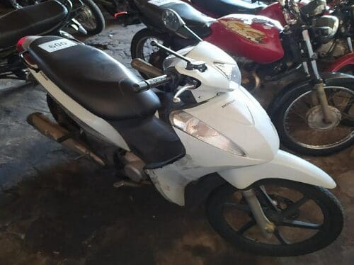 honda-biz-leilao-moto-detra