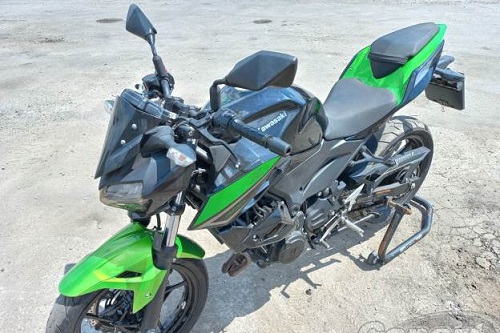 kwazak-z400-leilao-moto-luxo