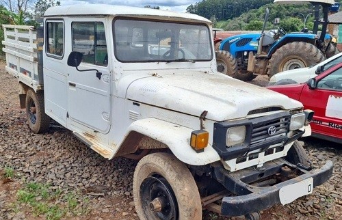 toyota-bandeirante-leilao-veiculos-prefeitura