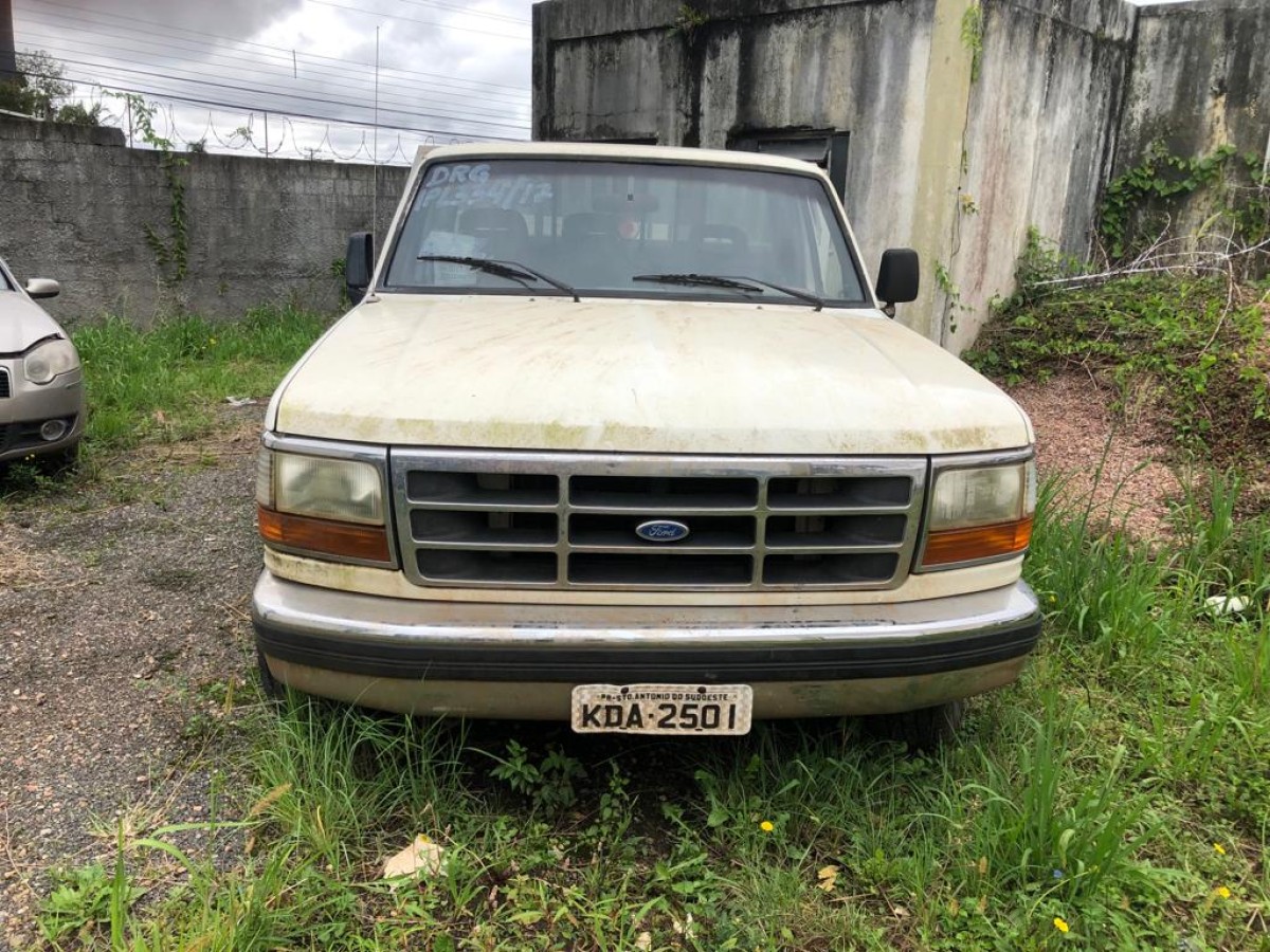 ford-f1000-leilao-veiculos-retomados-policia-federal