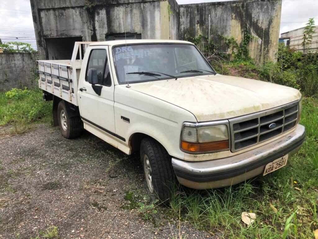 ford-f1000-leilao-veiculos-retomados-policia-federal