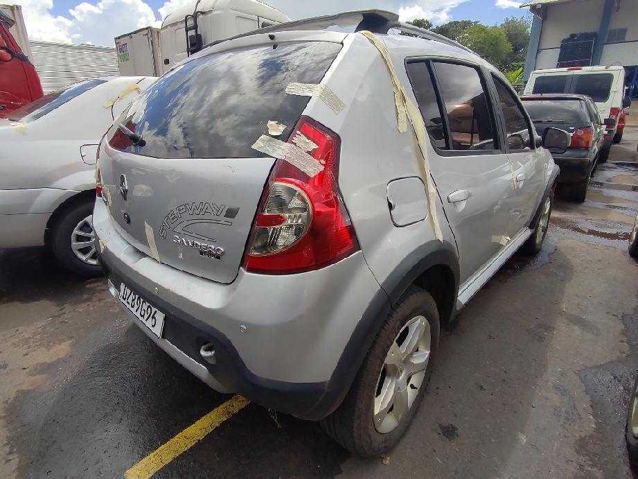 sandero-stepway-leilao-descomplicado-oportunidade-dinheiro-investir-carros-passeio-sedan-investimento