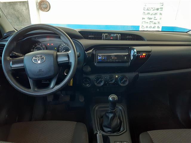 interiortoyota-hilux-4x4-leilao-caminhonetes-seminovas