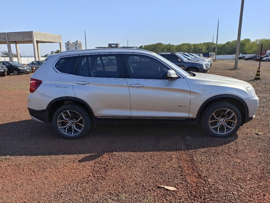 bmw-x3-moto-carros-caminhonetes-leilão-descomplicado-oportunidade-investimento-dinheiro-valores-baixos