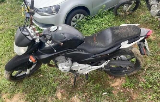 honda-cb300r-leilão-descomplicado-oportunidade-investimento-caminhonetes-motos-carros