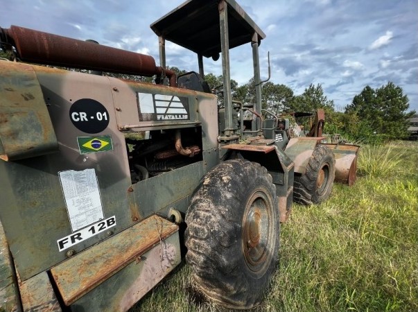 carregadeira-fiat-allis-fr12b-exército-leilão-descomplicado-oportunidade-investimento-carregadeiras