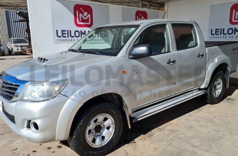 hilux-leilão-descomplicado-oportunidade-investimento-carros-motos-caminhonetes