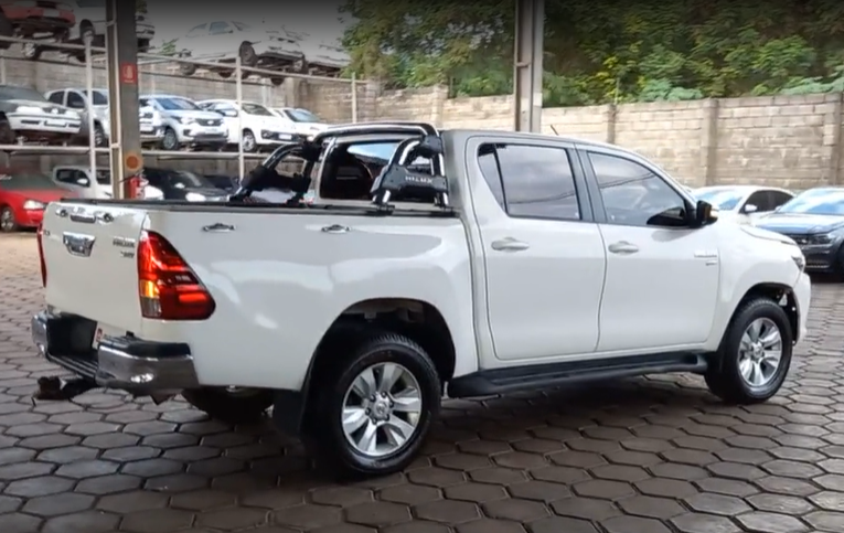 toyota-hilux-leilao-veiculos-retomados-finaciameto