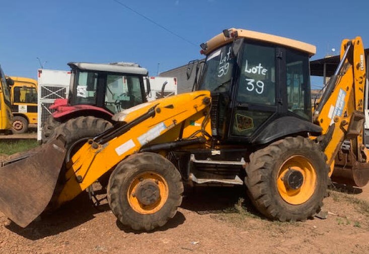 jcb-3c-leilão-descomplicado-vans-oportunidade-investimento-caminhão