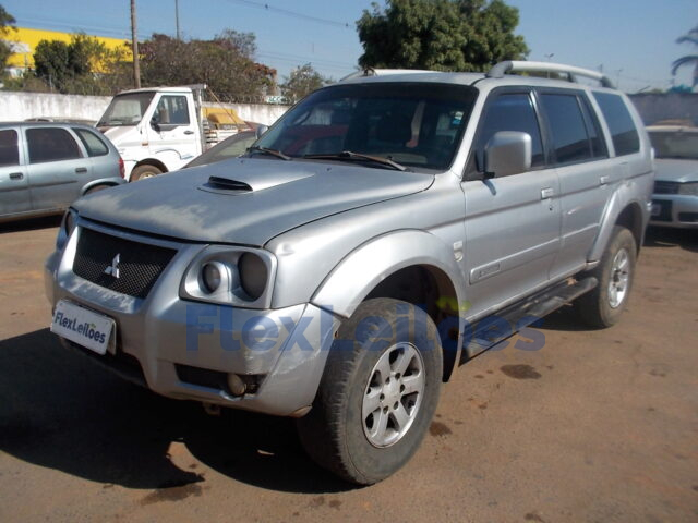 pajero-leilao-descomplicado-oportunidade-investimento-carros-caminhonetes-motos