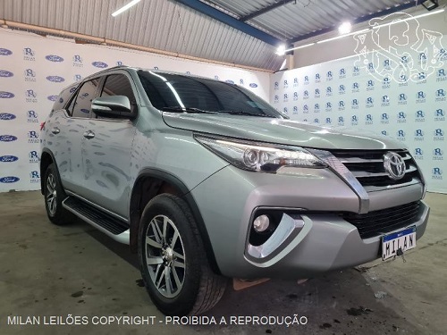 toyota-hilux-leilao-descomplicado-oportunidade
