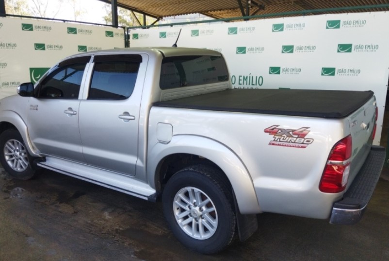 toyota-hilux-leilao-descomplicado-oportunidade-investimento-carros-caminhonetes-multimarcas