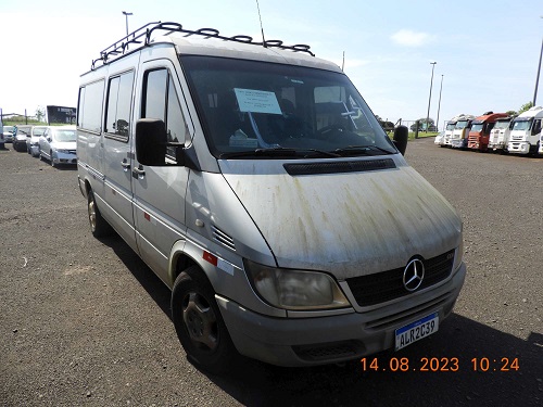 mercedes-benz-313-marticar-16-oportunidade-leilão-caminhão-descomplicado-receita-federal-apreendidos