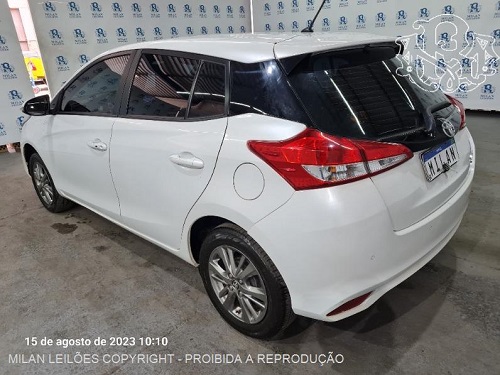 YARIS-HATCH-PLUS-CONNECT-1.5-FLEX-TOYOTA-OPORTUNIDADE-FROTA-LEILÃO-DESCOMPLICADO-MILAN-LEILÕES