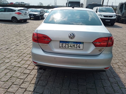 volkswagen-jetta-2.0t-oportunidade-leilão-descomplicado-investimento-banco-claudio-kuss