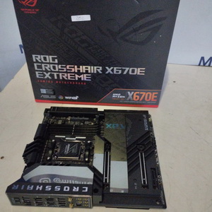 placa mãe-rog-extreme-x670e-gamer-oportunidade-leilão-descomplicado-milan-leilões-produtos