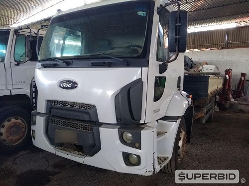 CAMINHÃO-CARGA-SECA-FORD-CARGO-1517-OPORTUNIDADE-LEILÃO-DESCOMPLICADO-FROTA