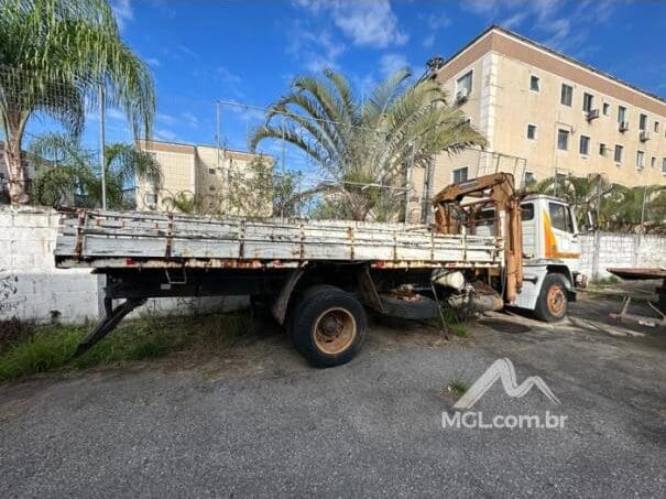 caminhão-mercedes-benz-1215c-oportunidade-investimento-leilão-online