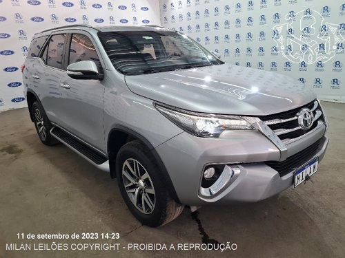 toyota-hilux-leilao-descomplicado-oportunidade