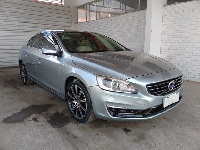 volvo-s60-2.0-t5-momen-2015-oportunidade-leilão-online-investimento