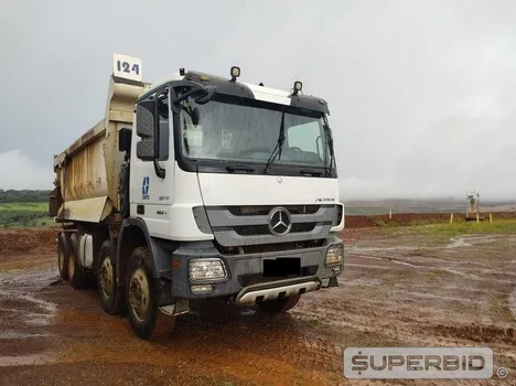 caminhão-basculante-mercedes-benz-actros-4844k8x4-2018-oportunidade-investimento-leilão-online