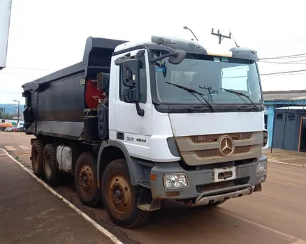 caminhão-mercedes-benz-actros-4844k-8x4-2016-oportunidade-investimento-leilão-online