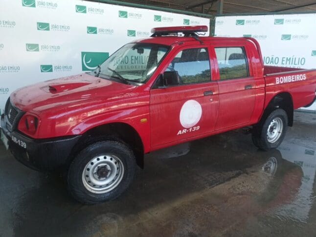 mitsubishi-l200-cabine-dupla-4x4-gl-2010-oportunidade-investimento-leilão-online